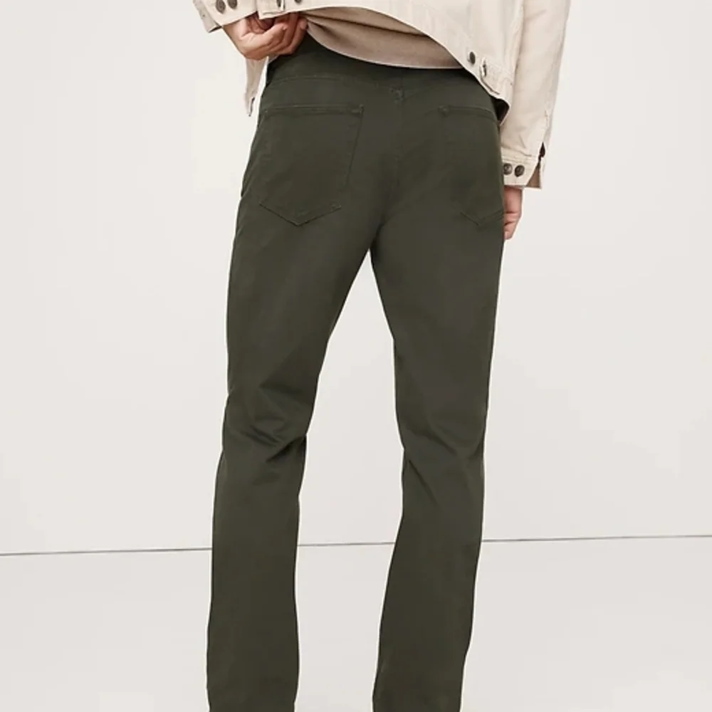 Banana Republic Dark Green Traveler Pant